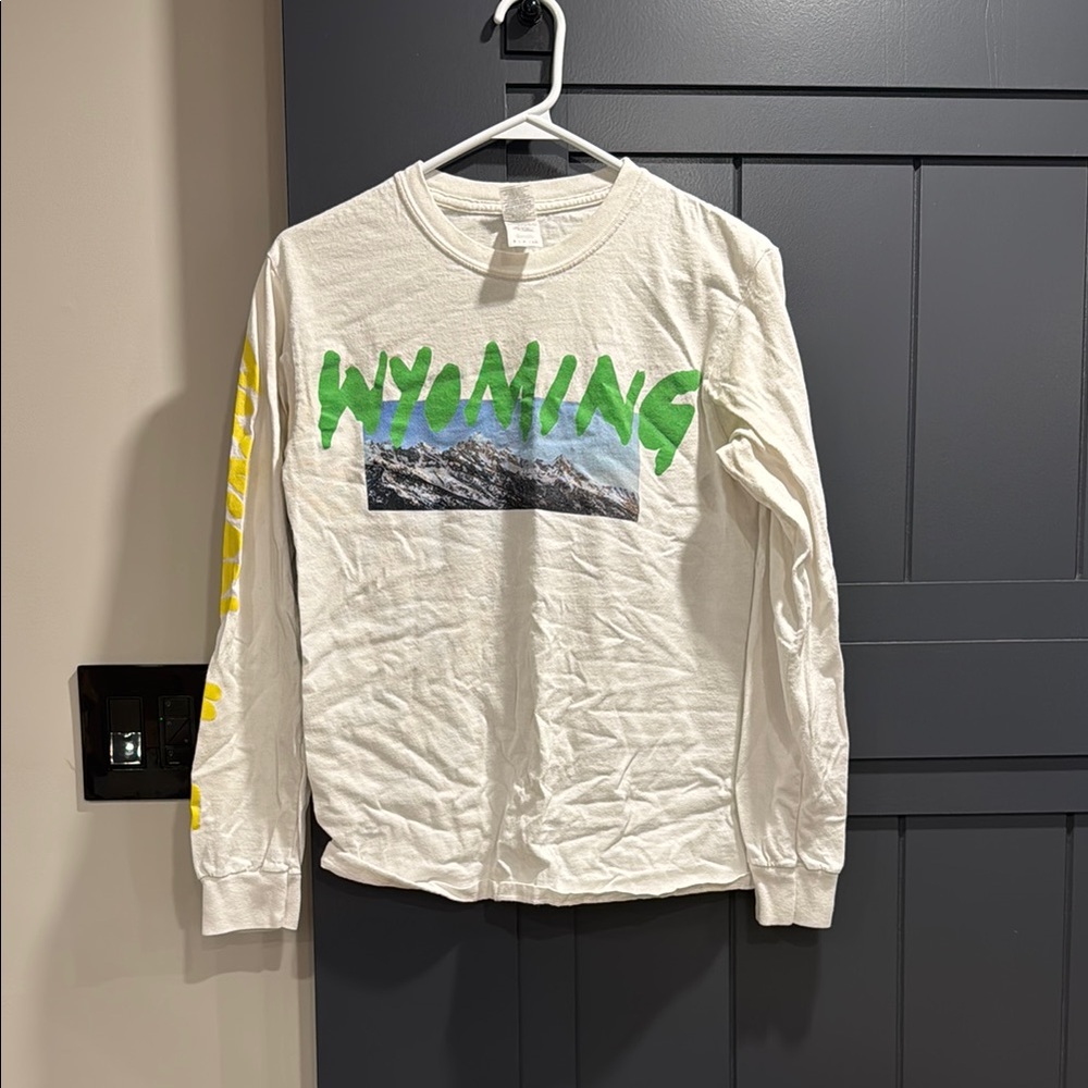 Wyoming Graphic Long Sleeve Shirt